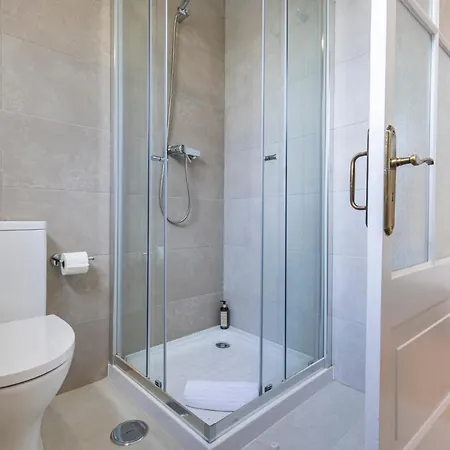 Апартаменты Magnificent 4bdr In By Lovelystay Лиссабон
