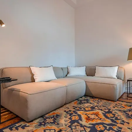 Magnificent 4bdr In By Lovelystay Лиссабон