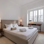 Magnificent 4bdr In By Lovelystay *