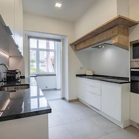 Magnificent 4bdr In By Lovelystay Lisboa