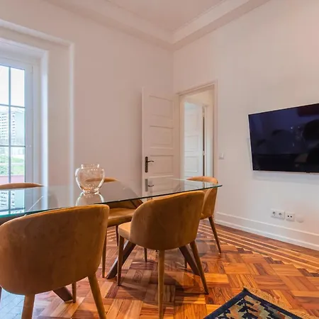 Magnificent 4bdr In By Lovelystay Apartment