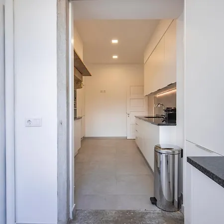 Apartment Magnificent 4bdr In By Lovelystay