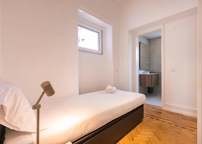 Appartement Magnificent 4bdr In By Lovelystay Lissabon