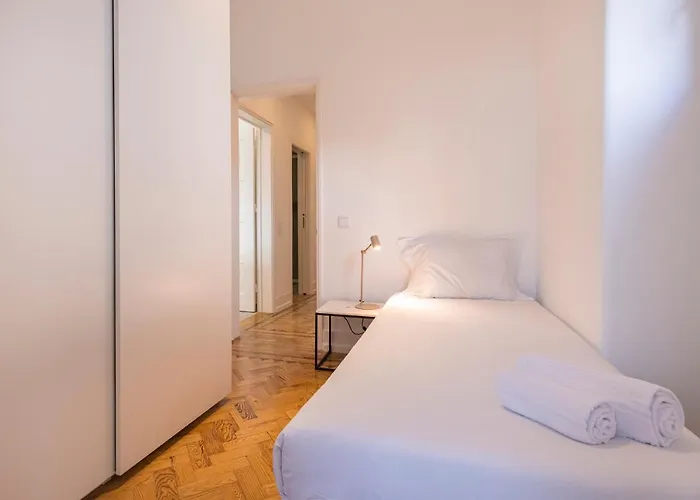 Magnificent 4bdr In By Lovelystay Lisboa