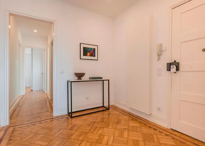 Magnificent 4bdr In By Lovelystay Appartement Lisboa