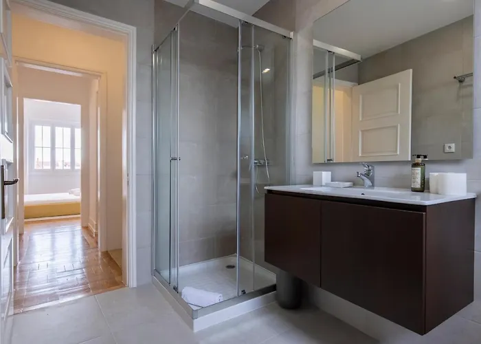 Magnificent 4bdr In By Lovelystay Lisboa